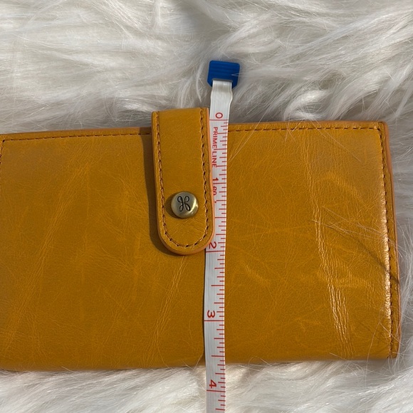 NWOTs Elegant Honey colored HOBO Brand Leather Wallet for Women - Picture 8 of 8